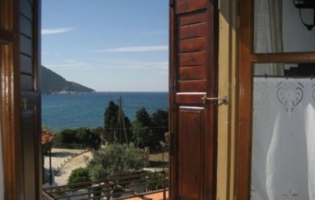 Pleoussa Studio And Apartments Skopelos Eksteriør billede