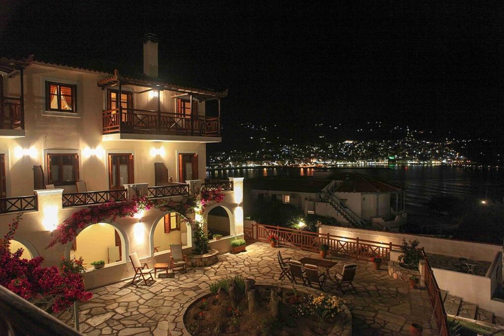 Pleoussa Studio And Apartments Skopelos Eksteriør billede
