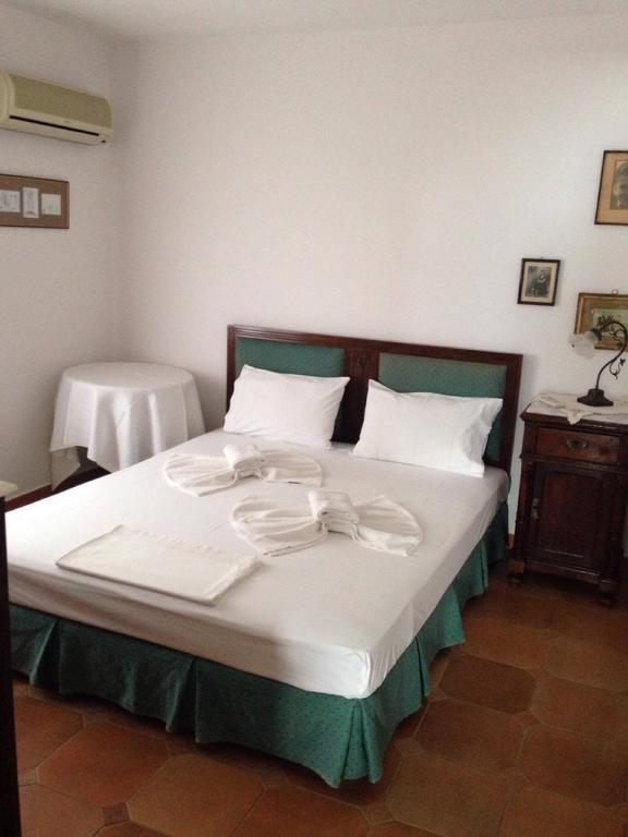 Pleoussa Studio And Apartments Skopelos Eksteriør billede