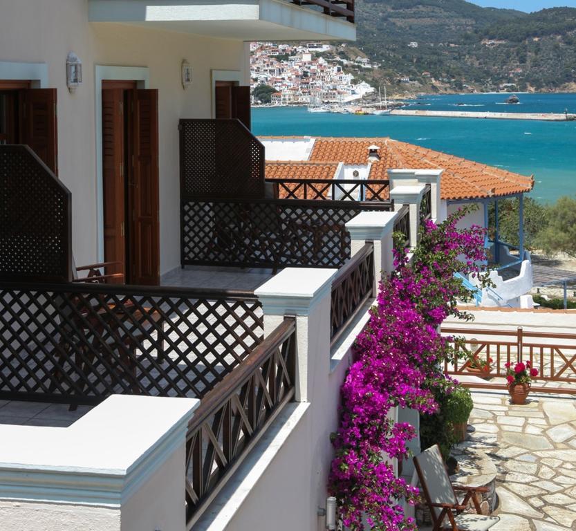 Pleoussa Studio And Apartments Skopelos Eksteriør billede