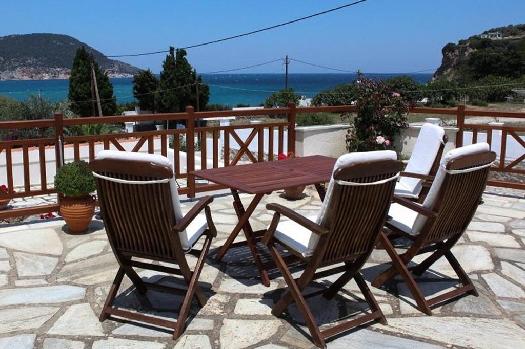 Pleoussa Studio And Apartments Skopelos Eksteriør billede