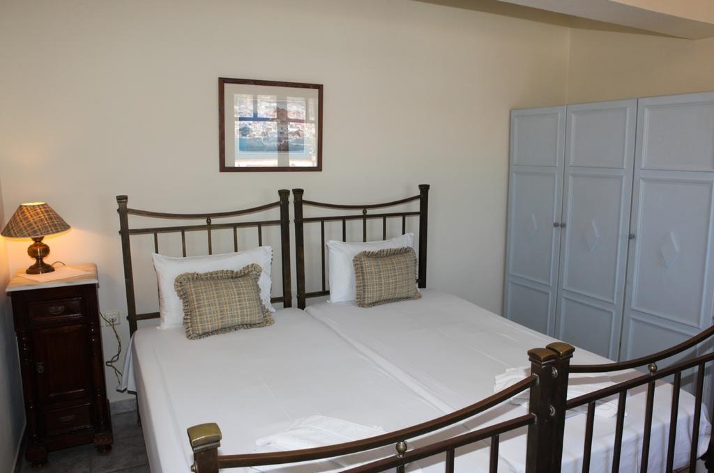 Pleoussa Studio And Apartments Skopelos Eksteriør billede
