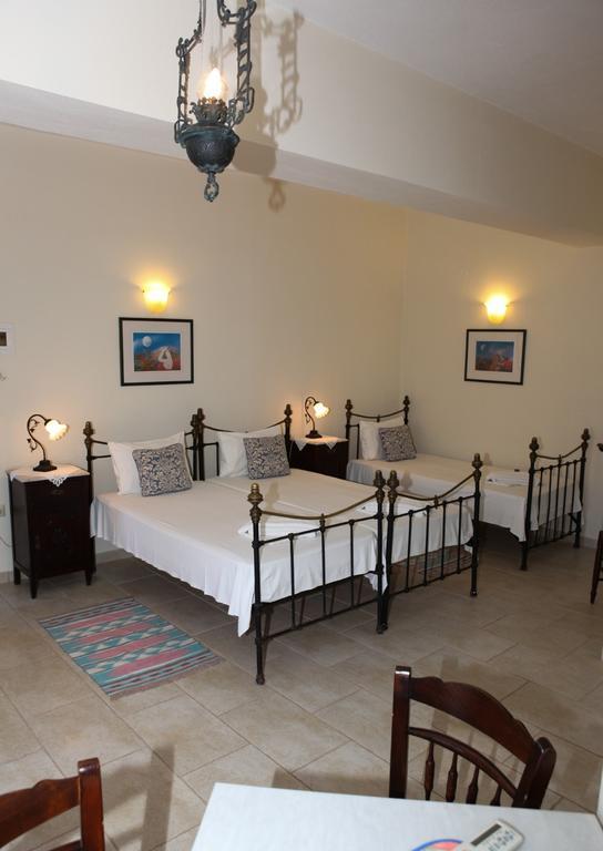 Pleoussa Studio And Apartments Skopelos Eksteriør billede