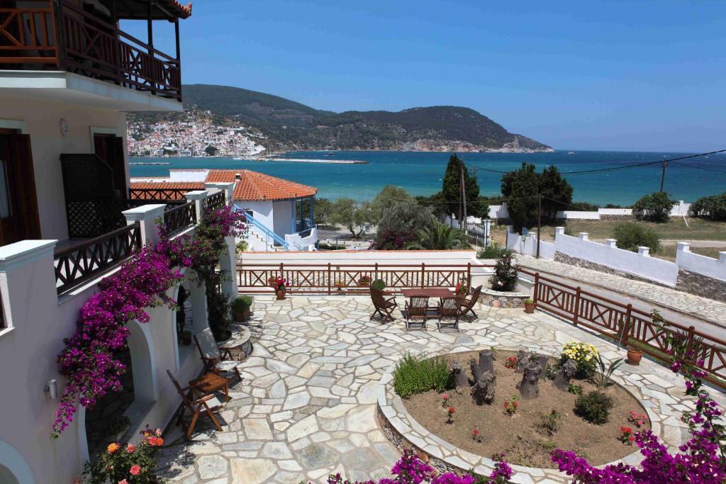 Pleoussa Studio And Apartments Skopelos Eksteriør billede
