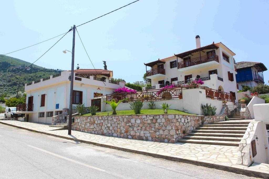 Pleoussa Studio And Apartments Skopelos Eksteriør billede