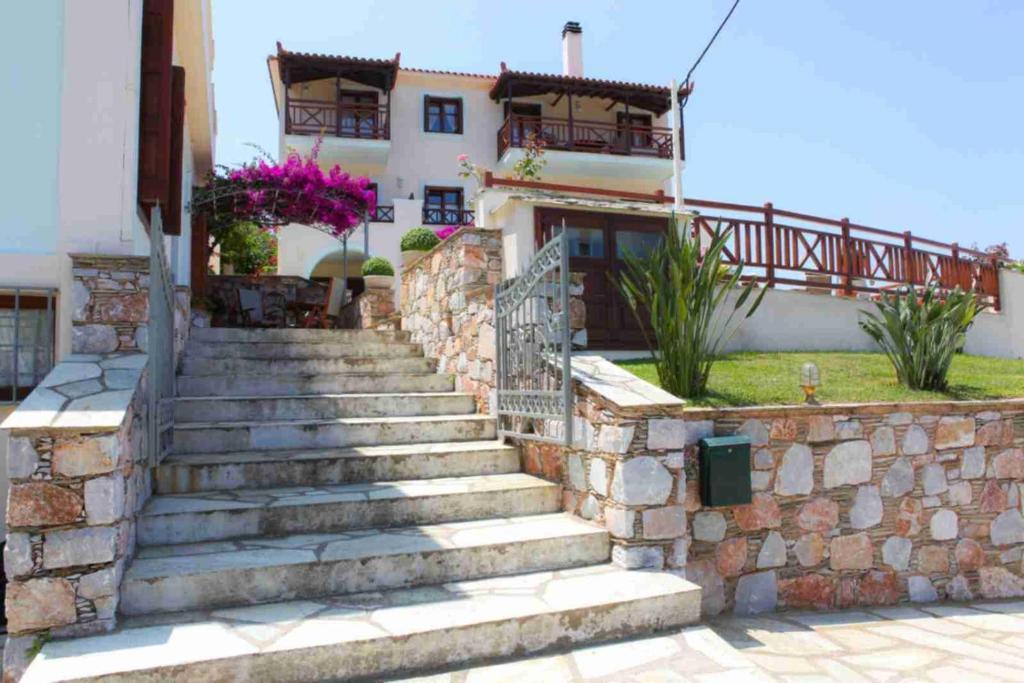 Pleoussa Studio And Apartments Skopelos Eksteriør billede