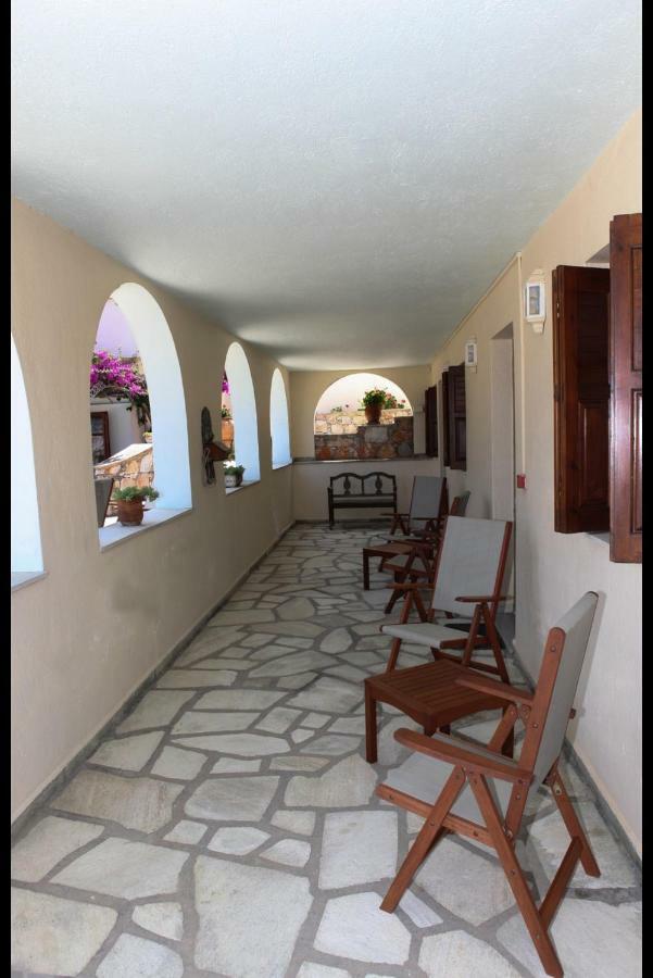 Pleoussa Studio And Apartments Skopelos Eksteriør billede